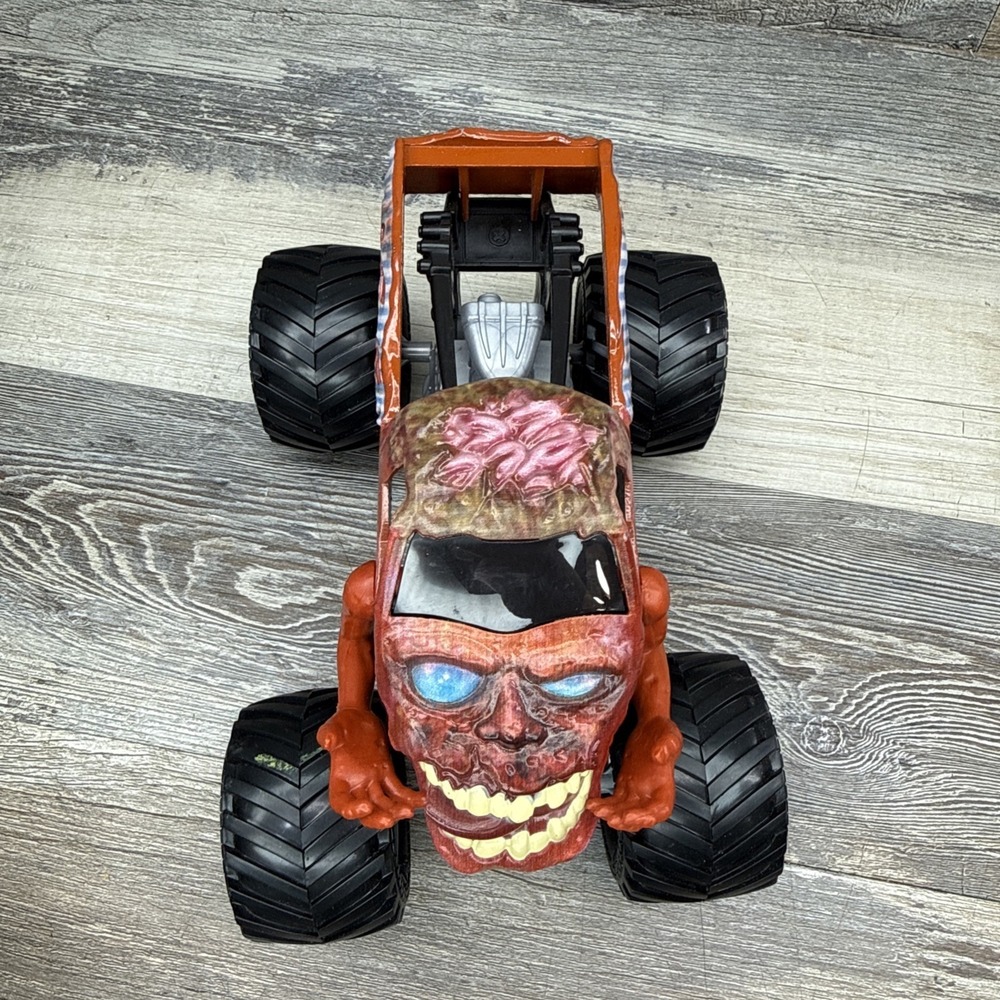 Monster Jam Zombie Diecast BKT Tires Monster Truck 1/24 Scale - Picture 7 of 13